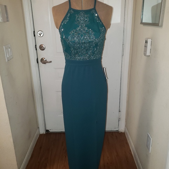 Sparkling Emerald Green Formal - Homecoming Stunner! - Picture 1 of 13